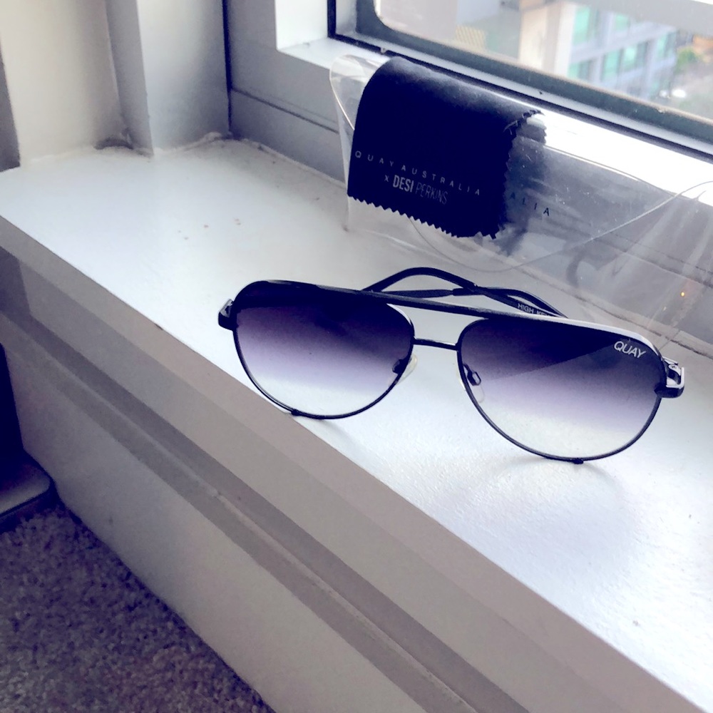 Quay Dark/Ombré Lens Shade